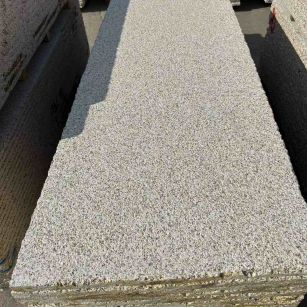 茂名 黄金麻花岗岩荔枝面毛板，半成品