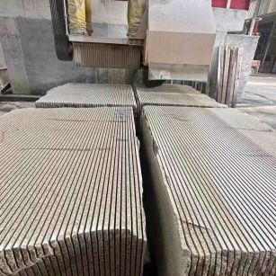 茂名 车间生产日常，黄金麻白麻花岗岩