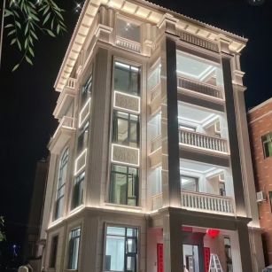 茂名 芝麻白花岗岩别墅外墙夜间效果