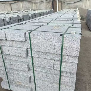 茂名 白麻花岗岩路沿石，弧形路沿石，道牙石，马路牙子，界石，路缘石，平沿石，直岩石，平缘石等