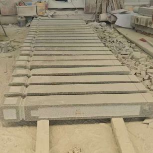 茂名 芝麻白异形加工雕刻-栏杆大柱，方柱