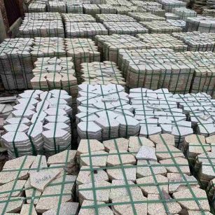 茂名 黄金麻白麻花岗岩荔枝面地铺石(冰裂纹)