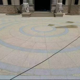 茂名 黄金麻芝麻灰花岗岩石材地铺拼接效果