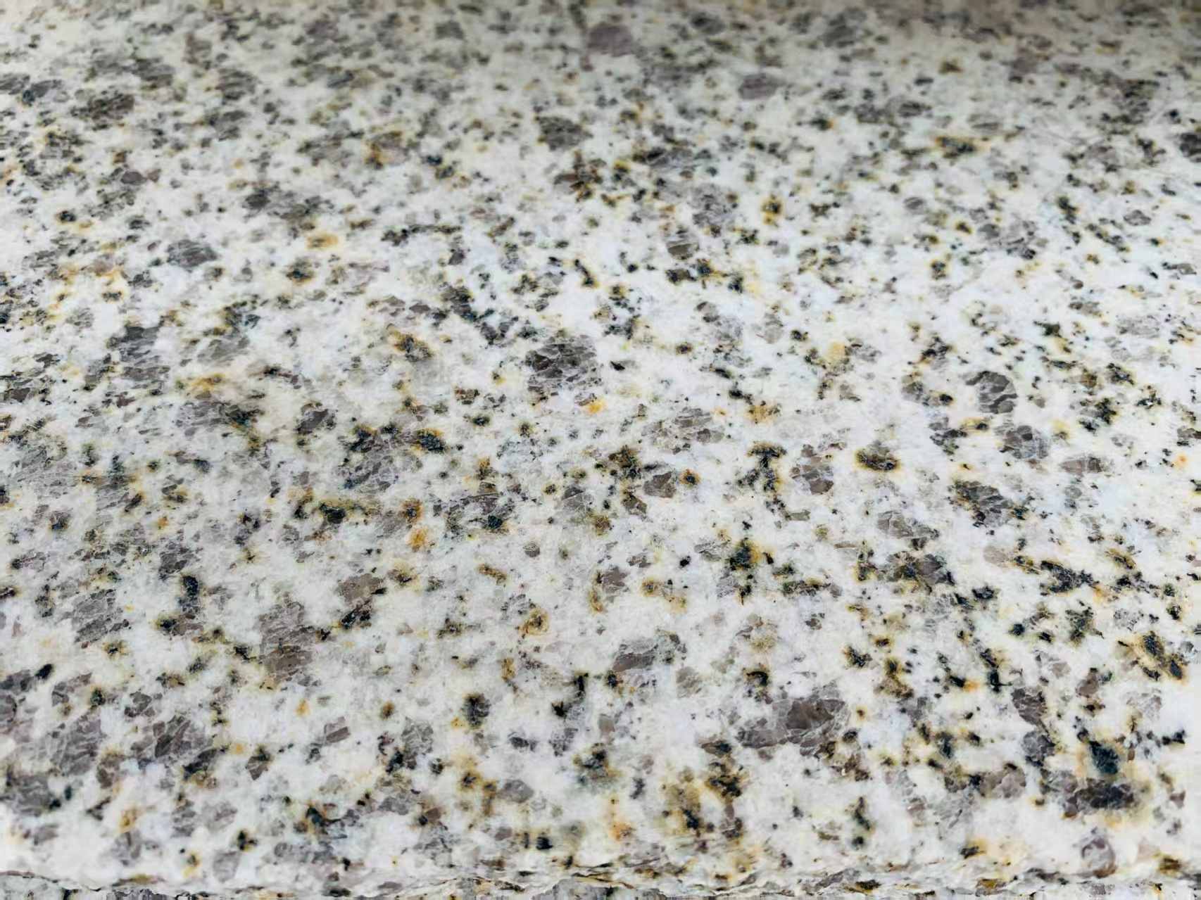 茂名 黄金麻花岗岩石材浅黄光面