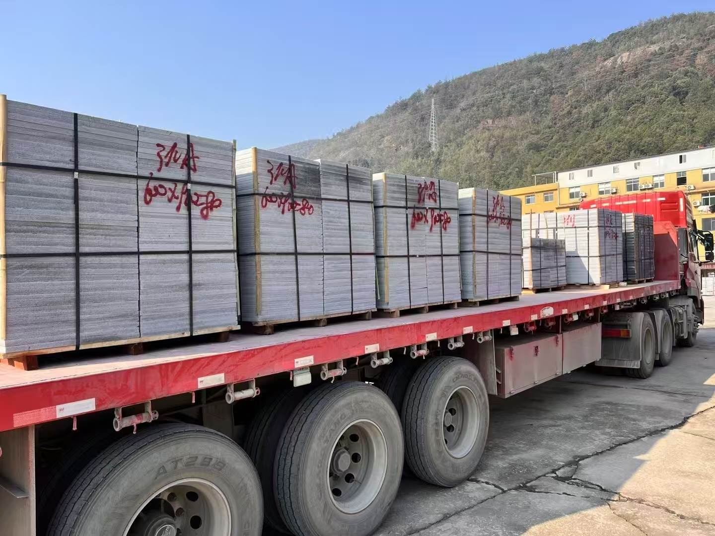 茂名 芝麻灰地铺石出货日常