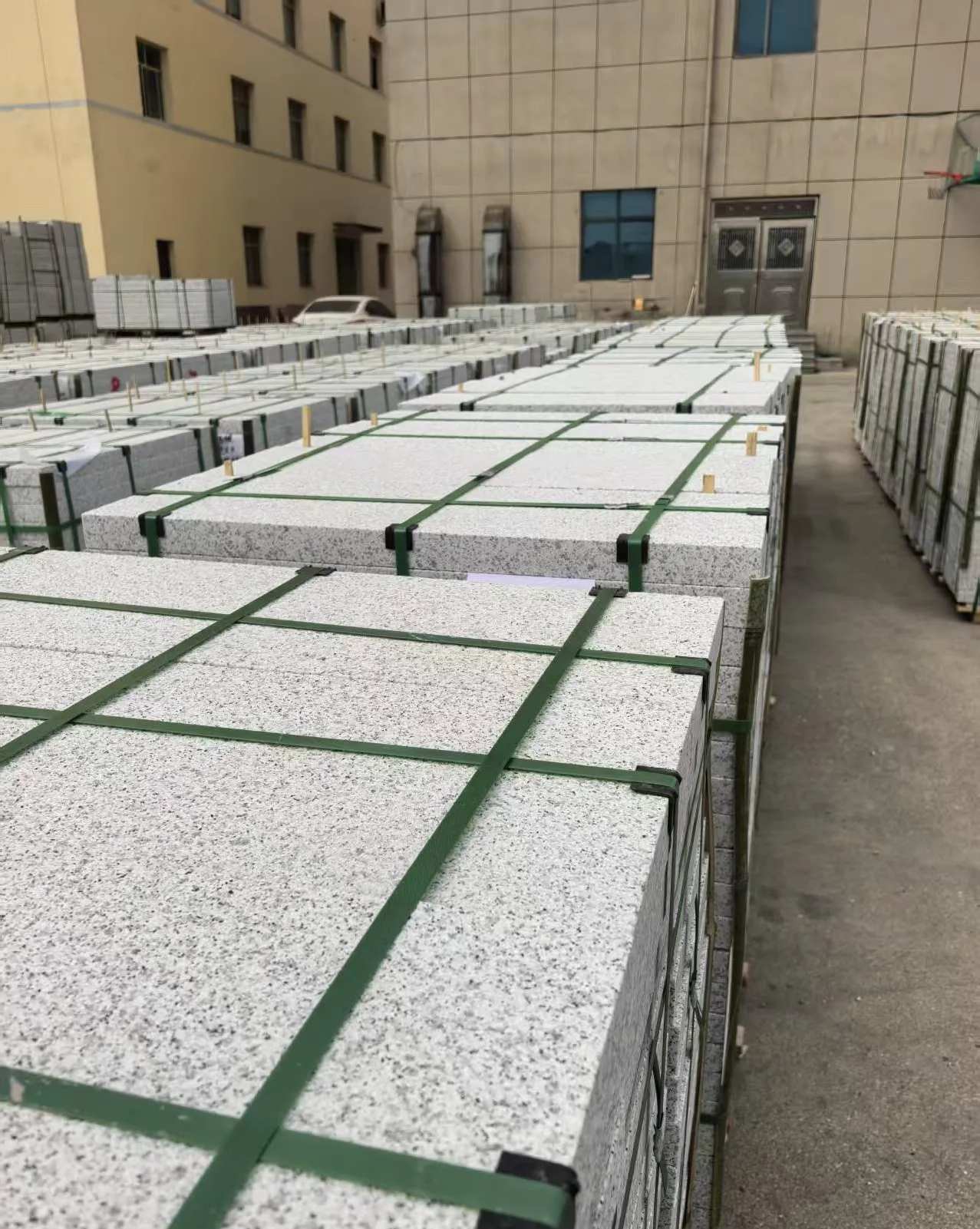 茂名 白麻花岗岩5.0公分荔枝面地铺石