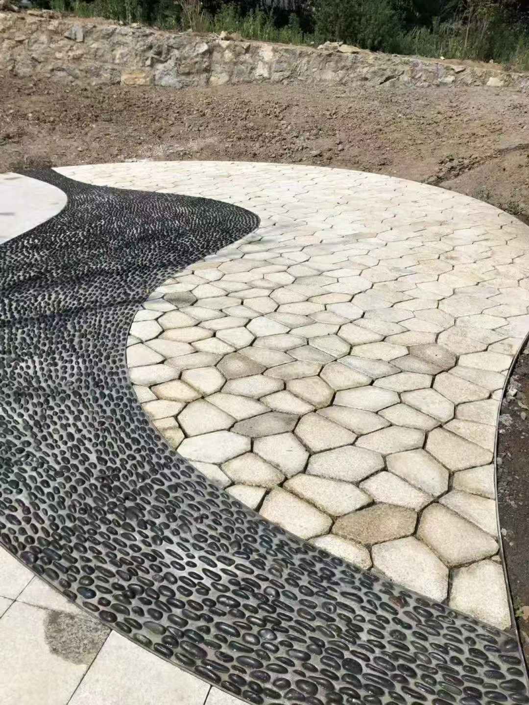 茂名 黄金麻冰裂纹地铺石工地铺装案例