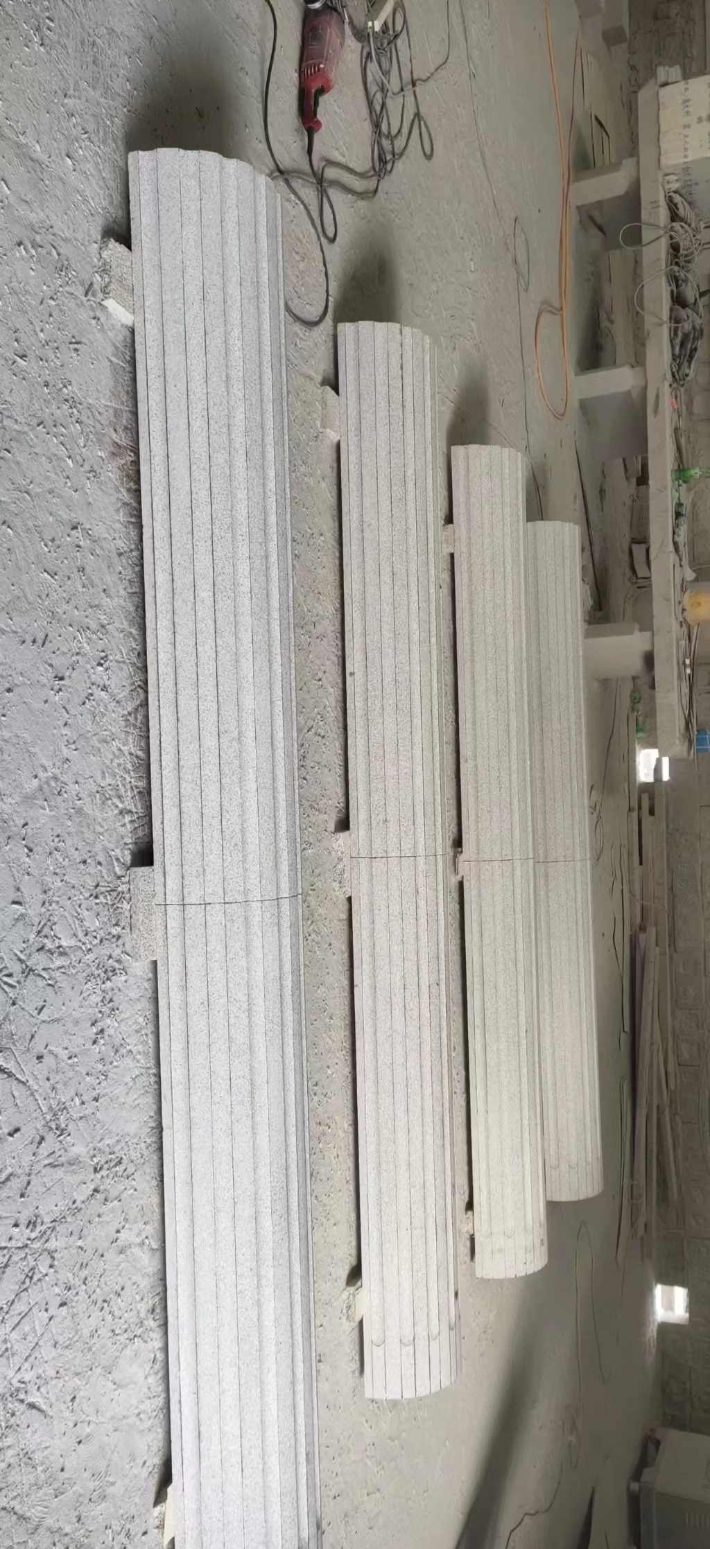 茂名 花岗岩厂家带你看白麻花岗岩门楼大柱柱皮