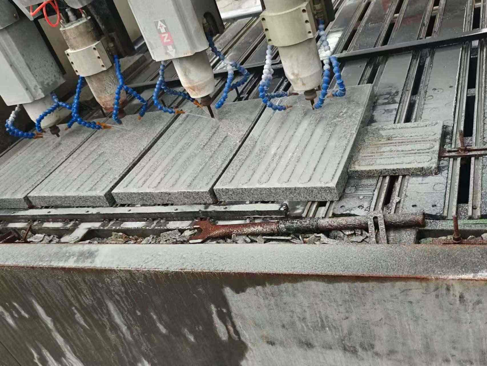 茂名 芝麻白花岗岩荔枝面盲道雕刻