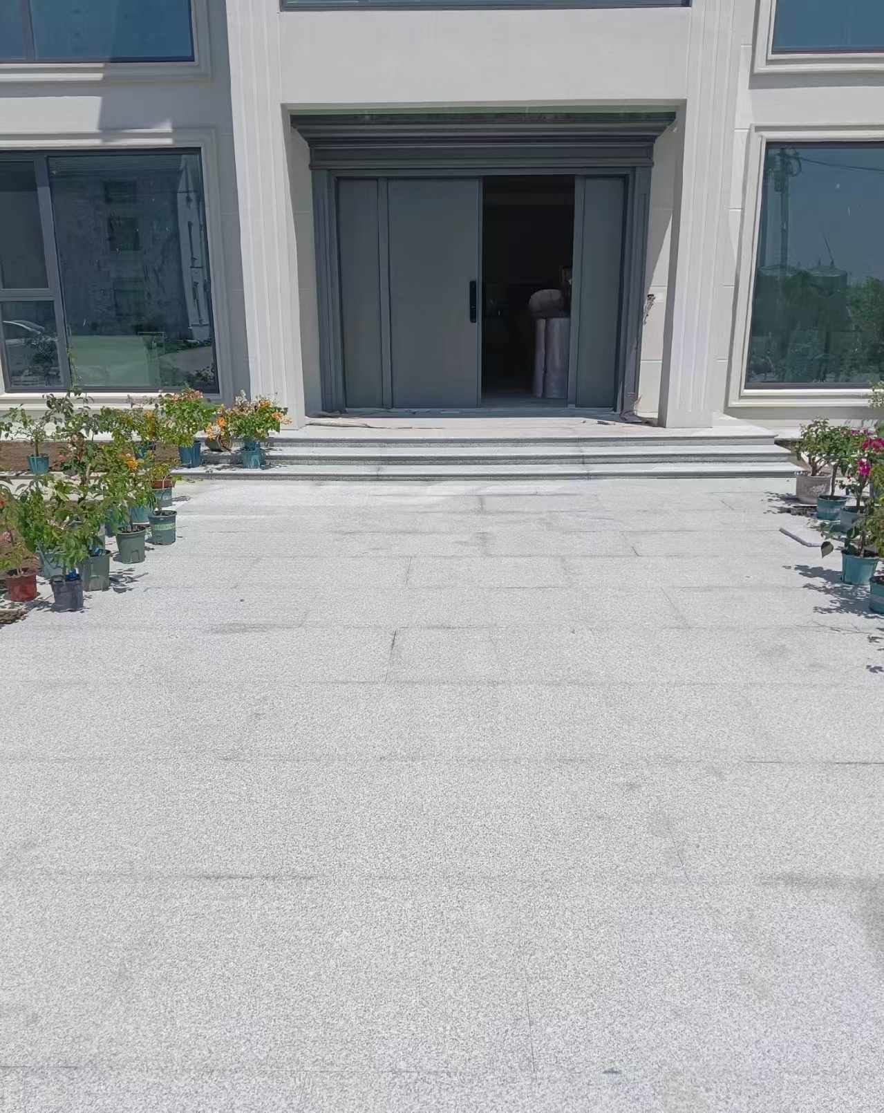 茂名 芝麻白花岗岩地铺石地面铺装