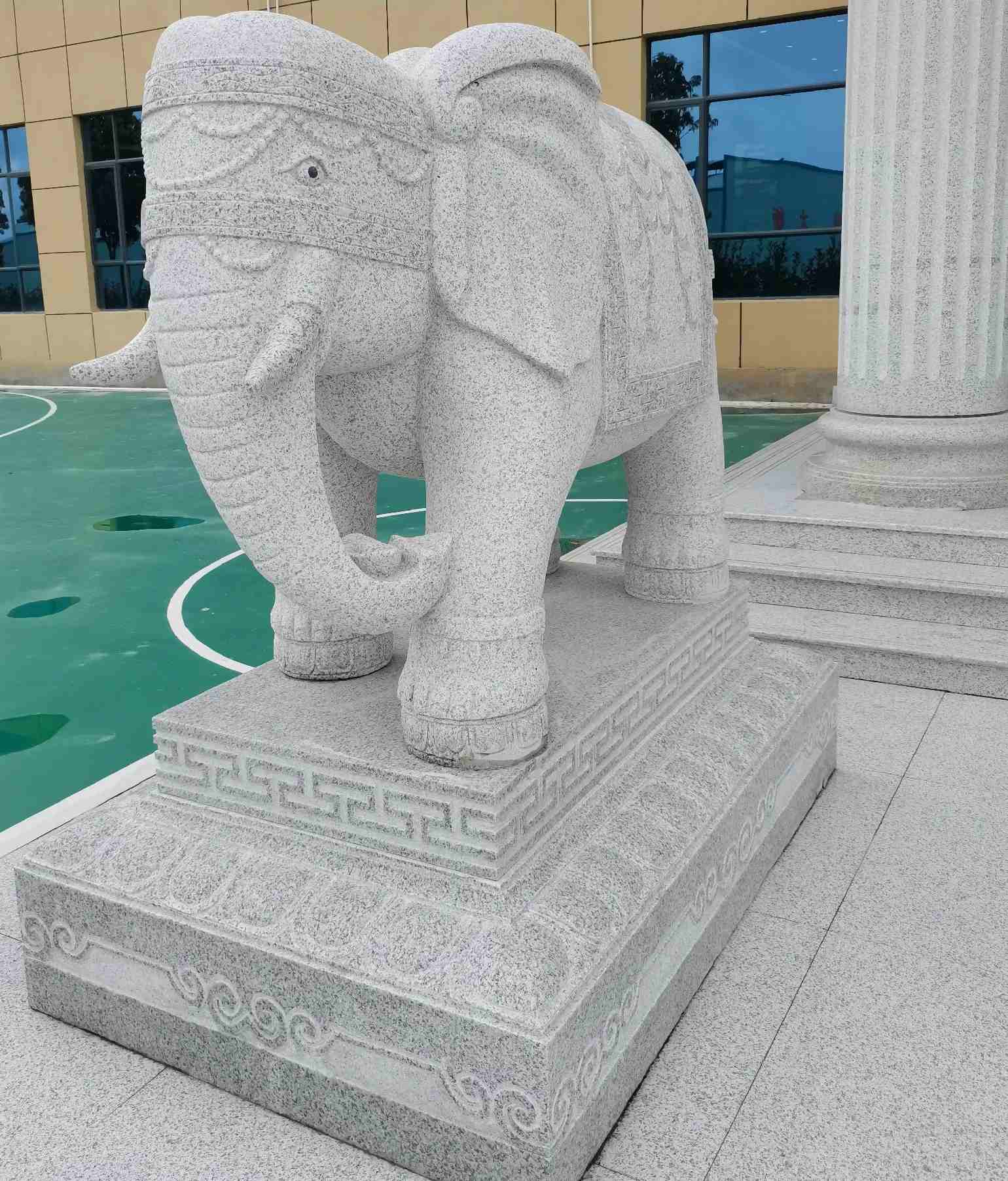 茂名 白麻花岗岩动物异形石雕-大象