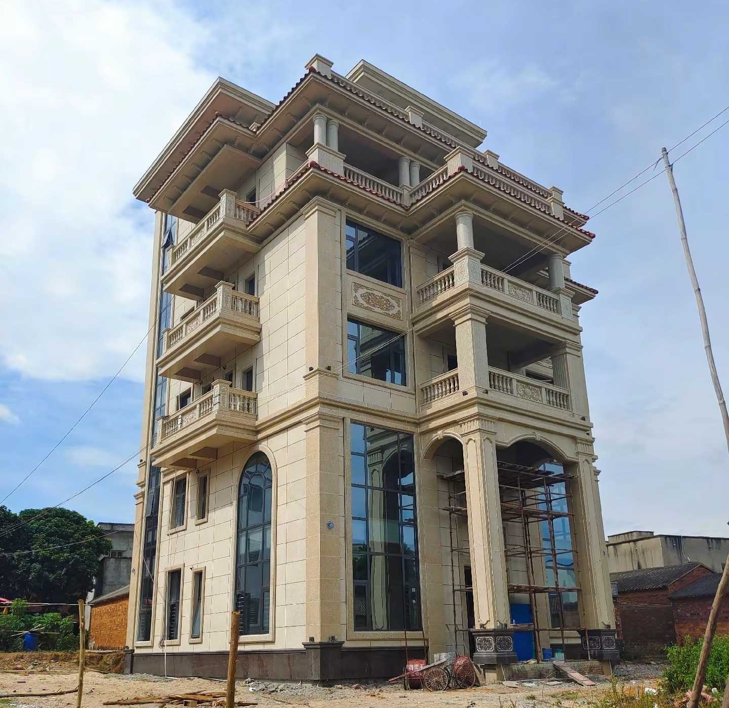 茂名 黄金麻花岗岩石材别墅外墙干挂搭配（雕花栏杆花瓶柱门楼罗马柱）