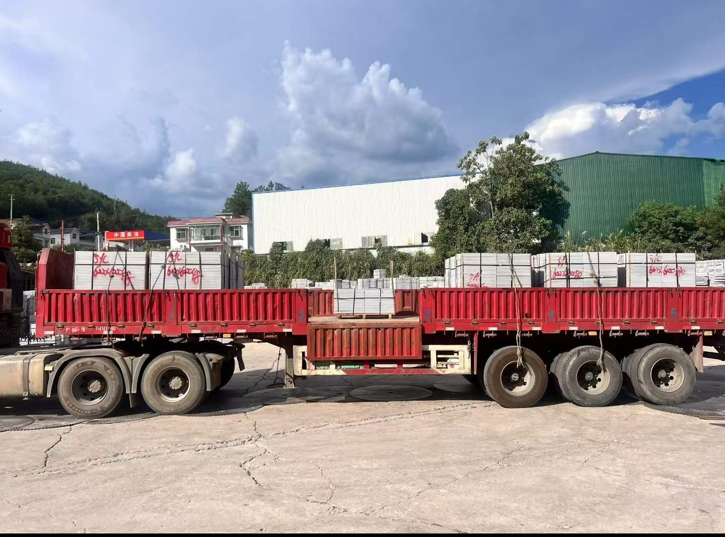 茂名 芝麻灰花岗岩地铺石出货日常