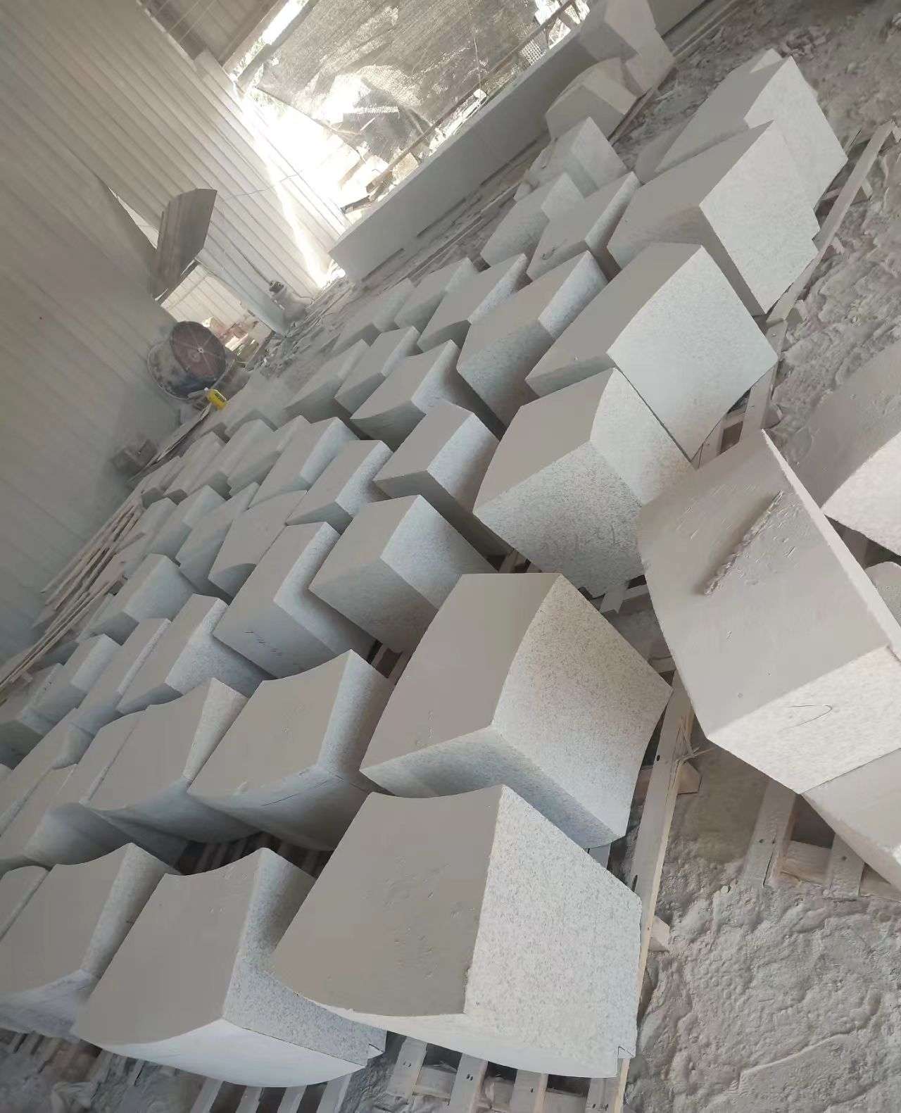 茂名 白麻花岗岩异形坐凳