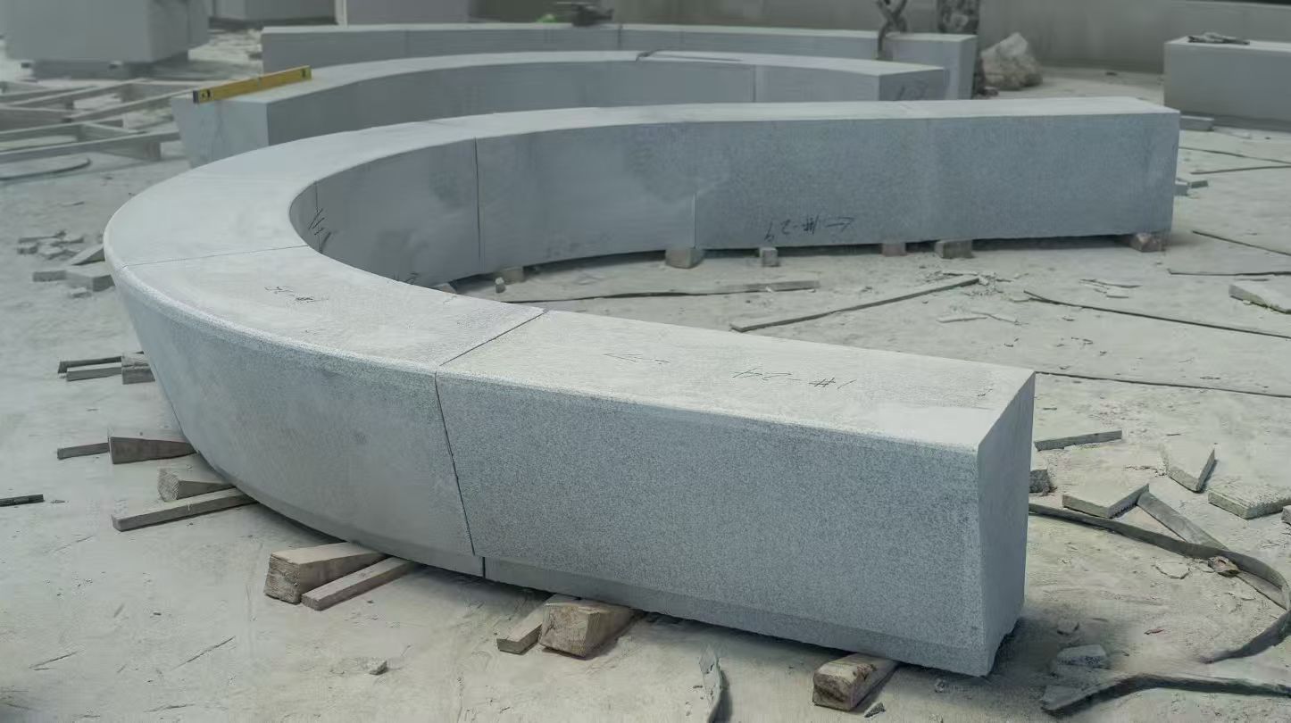 茂名 芝麻白花岗岩光面弧形坐凳
